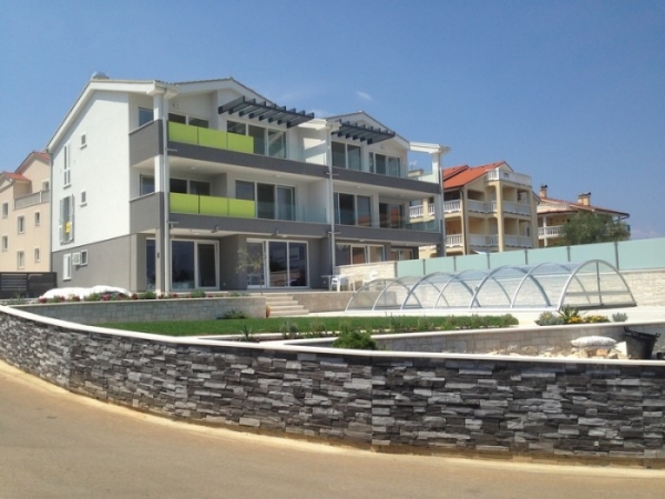 Nové apartmány priamo pri mori, pokojné okolie - Chorvátsko